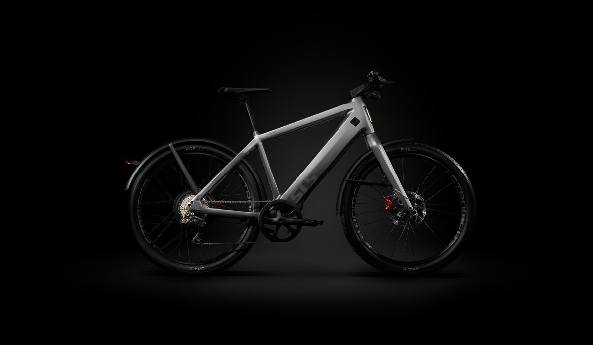 Fast e-bike up to 45 km/h: The Stromer ST5 ABS with fully integrated components in Granite Grey.