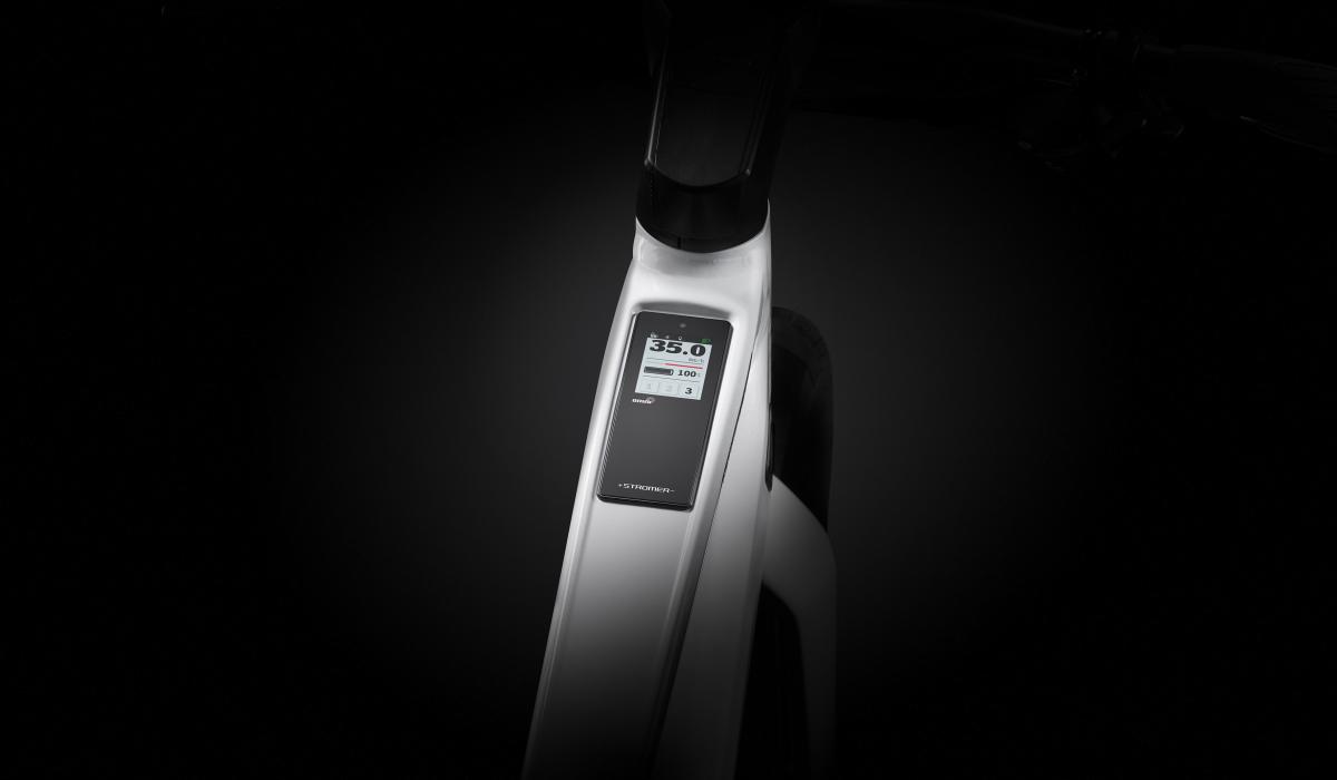 Fully integrated touch display in the toptube. 
