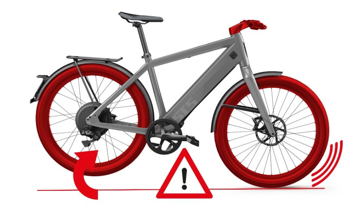 The fully integrated Blubrake anti-lock braking system for the Stromer ST5 ABS prevents blocking and skidding of the front wheel and ensures that the rear wheel stays on the ground when braking.