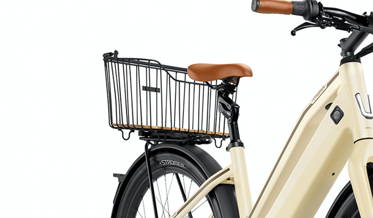 Standaard inbegrepen bij de Stromer ST2 SE: Stromer Copenhagen Basket e-bikemand van aluminium met comfortabele handgreep.